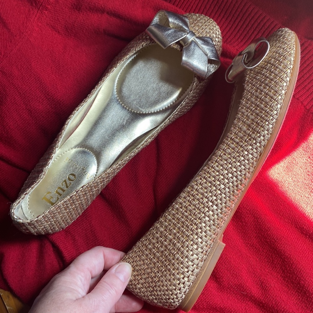 Enzo Angiolini Gold Flats